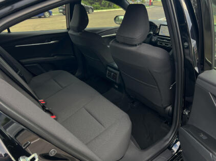 оренда Toyota Camry 80 2025 задній ряд