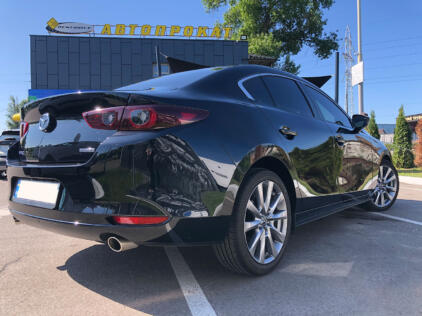 взяти напрокат Mazda 3 Київ