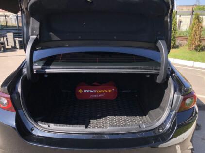 Mazda 3 в оренду Київ