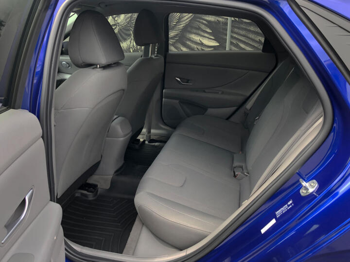 прокат Hyundai Elantra салон