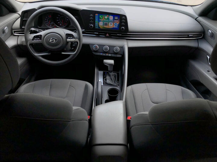 Hyundai Elantra Киев RentDrive