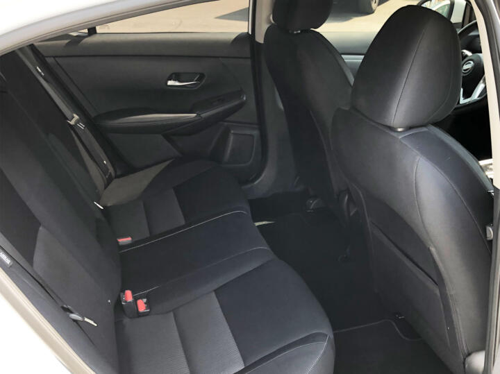 Nissan Sentra NEW задний ряд