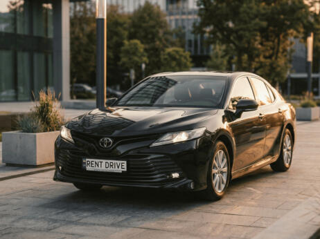 Toyota Camry в аренду: обзор, комплектация и цена